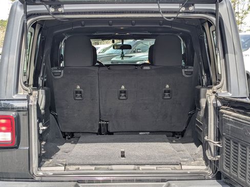 Used 2019 Jeep Wrangler Unlimited Sport S image 13