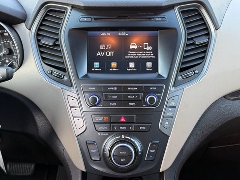 Used 2018 Hyundai Santa Fe SE image 21