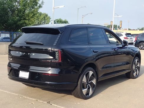 New 2025 Volvo EX90 Plus image 10