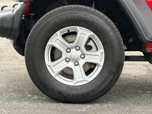Used 2019 Jeep Wrangler Sport image 25