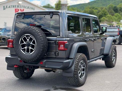 Used 2025 Jeep Wrangler Unlimited Rubicon AWD/4WD image 5