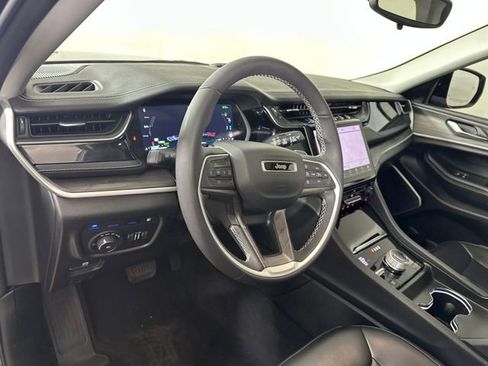 Used 2023 Jeep Grand Cherokee 4WD 4xe image 13