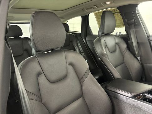 Used 2023 Volvo XC60 B5 Plus w/ Climate Package FWD image 29