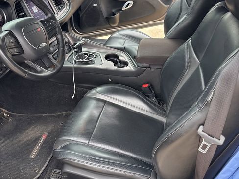 Used 2023 Dodge Challenger SXT w/ Plus Package image 4