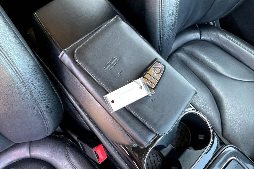 Used 2022 Lincoln Nautilus AWD w/ Premium Package image 34