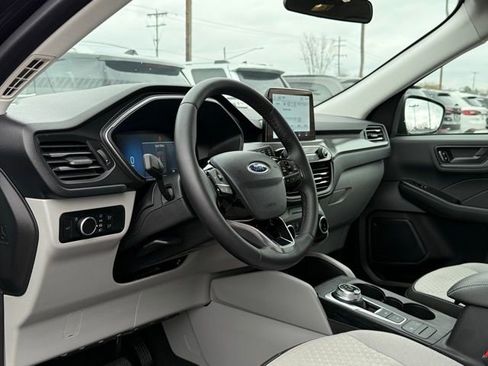Certified 2024 Ford Escape Active AWD/4WD image 17