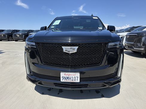 Used 2023 Cadillac Escalade ESV Sport Platinum w/ LPO, ONYX Package AWD/4WD image 1