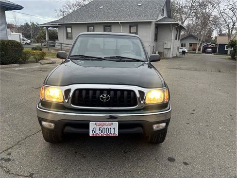 Used 2001 Toyota Tacoma PreRunner image 4