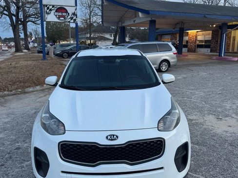 Used 2019 Kia Sportage LX FWD image 8