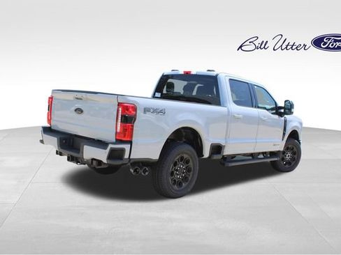 New 2026 Ford F250 Lariat w/ Black Appearance Package AWD/4WD image 3