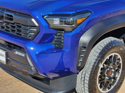 Used 2025 Toyota Tacoma TRD Off-Road image 9