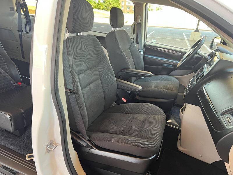 Used 2020 Dodge Grand Caravan SE w/ UConnect Hands-Free Group FWD image 30