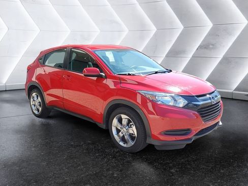 Used 2018 Honda HR-V LX image 1