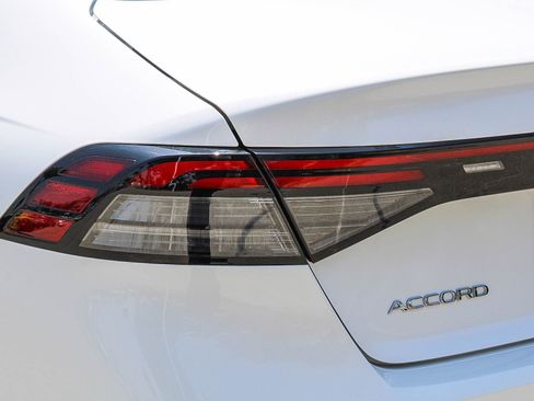 Used 2025 Honda Accord SE image 10