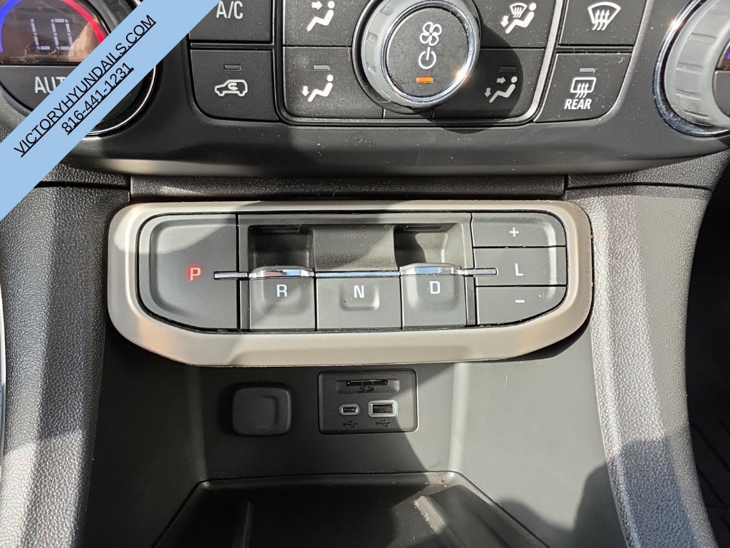 Used 2022 GMC Acadia Denali w/ Denali Ultimate Package FWD image 25