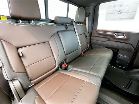 New 2026 GMC Sierra 3500 Denali w/ Denali Reserve Package image 9