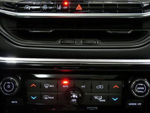 New 2026 Jeep Compass Latitude w/ Sun and Sound Group image 20