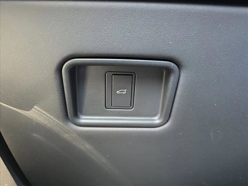 New 2025 Land Rover Range Rover SE image 21