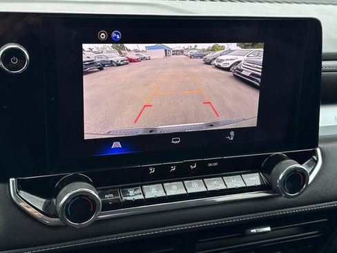Used 2024 Chevrolet Colorado LT w/ LT Convenience Package AWD/4WD image 22