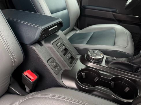 Used 2024 Ford Bronco Outer Banks image 28