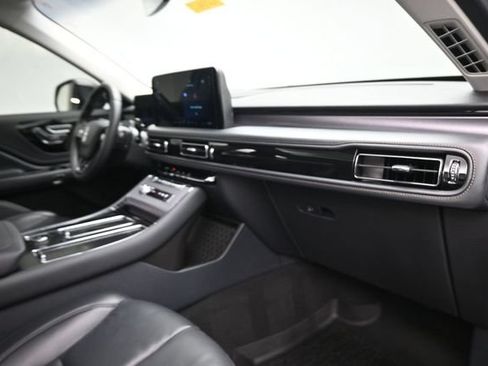 Certified 2025 Lincoln Aviator AWD w/ Jet Appearance Package image 29