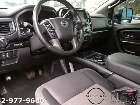 Used 2024 Nissan Titan SV w/ SV Convenience Package image 14
