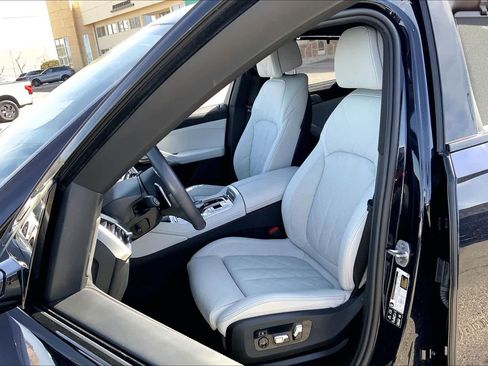 Used 2025 BMW X6 xDrive40i w/ Executive Package image 7