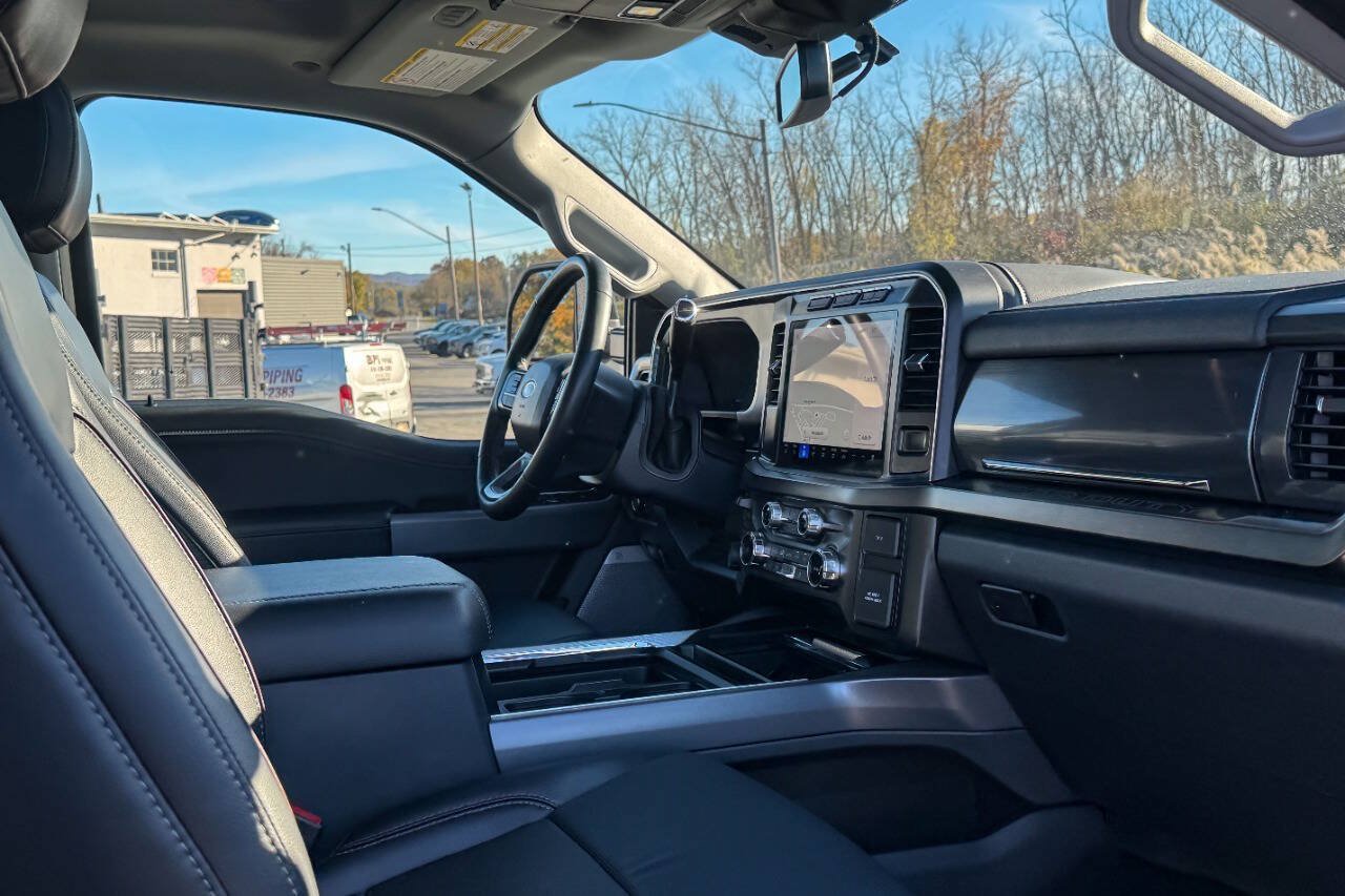 Used 2024 Ford F350 Lariat w/ Sport Appearance Package AWD/4WD image 15