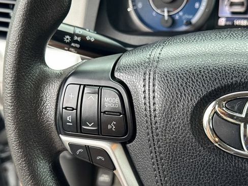 Used 2018 Toyota Sienna LE FWD image 28