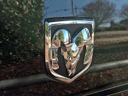 Used 2022 RAM 1500 Classic SLT w/ Electronics Convenience Group image 7