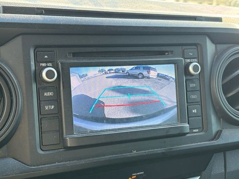 Used 2019 Toyota Tacoma SR w/ SR Convenience Package image 10