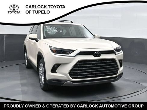 Used 2024 Toyota Grand Highlander AWD image 7