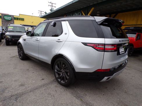 Used 2017 Land Rover Discovery HSE AWD/4WD image 4