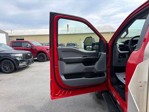 Used 2024 Ford F550 4x4 Regular Cab Super Duty image 19
