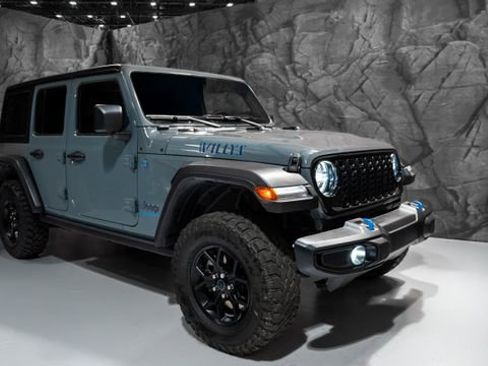 Used 2024 Jeep Wrangler Unlimited AWD/4WD image 24