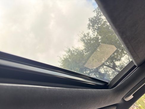 Used 2019 Genesis G70 3.3T Advanced w/ Sport Package image 19