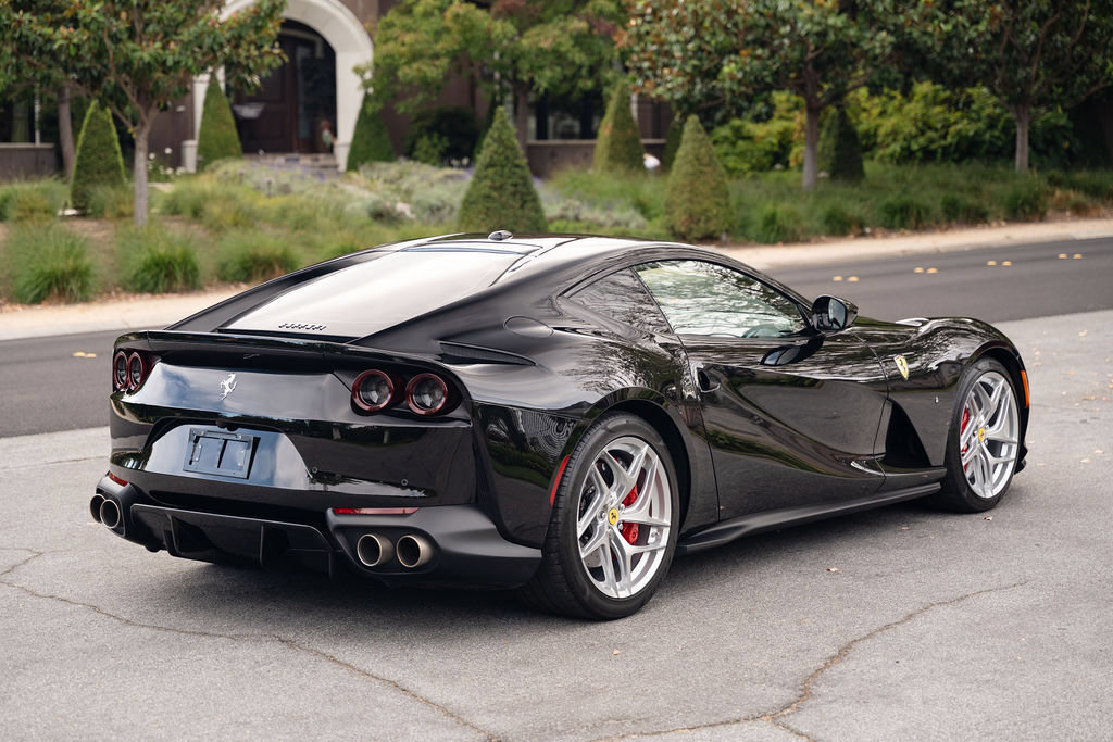 Used 2020 Ferrari 812 Superfast RWD image 3