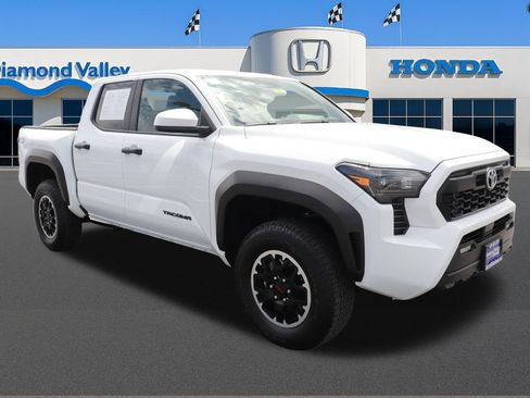 Used 2025 Toyota Tacoma TRD Off-Road AWD/4WD image 1