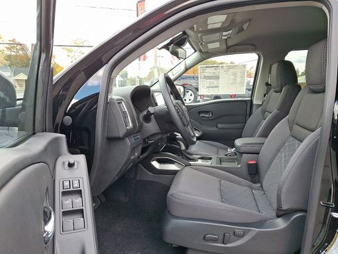 New 2026 Nissan Frontier SV w/ Black Accent Package image 9