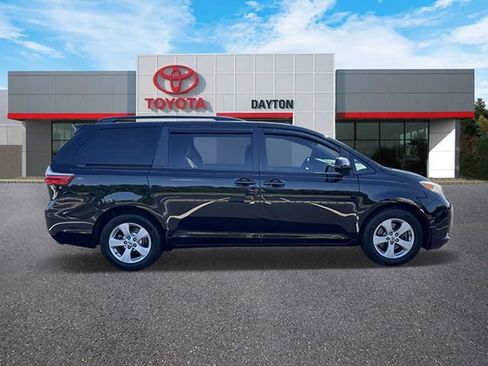 Used 2015 Toyota Sienna LE FWD image 6