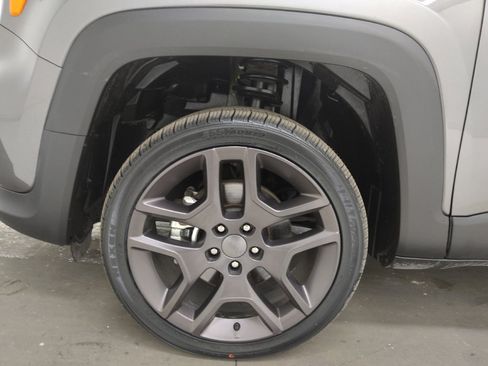 Used 2021 Jeep Renegade Latitude AWD/4WD image 31