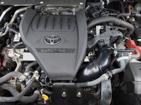 Used 2023 Toyota Highlander XLE FWD image 33