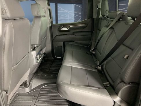 Used 2026 GMC Sierra 1500 SLT AWD/4WD image 19