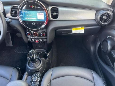 Used 2023 MINI Cooper 4-Door Hardtop FWD image 28