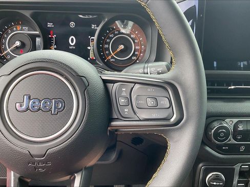 Used 2024 Jeep Gladiator Sport AWD/4WD image 20