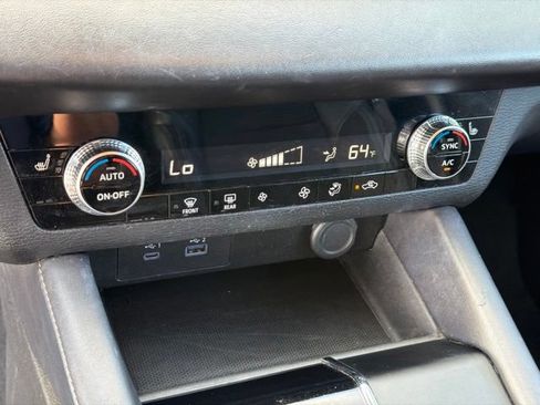 Used 2023 Mitsubishi Outlander SE FWD image 28
