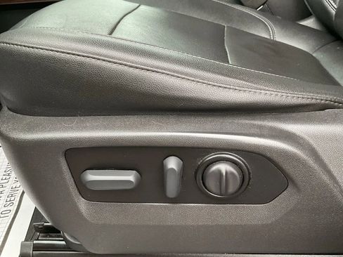 Used 2022 GMC Sierra 1500 SLT w/ SLT Premium Plus Package image 32