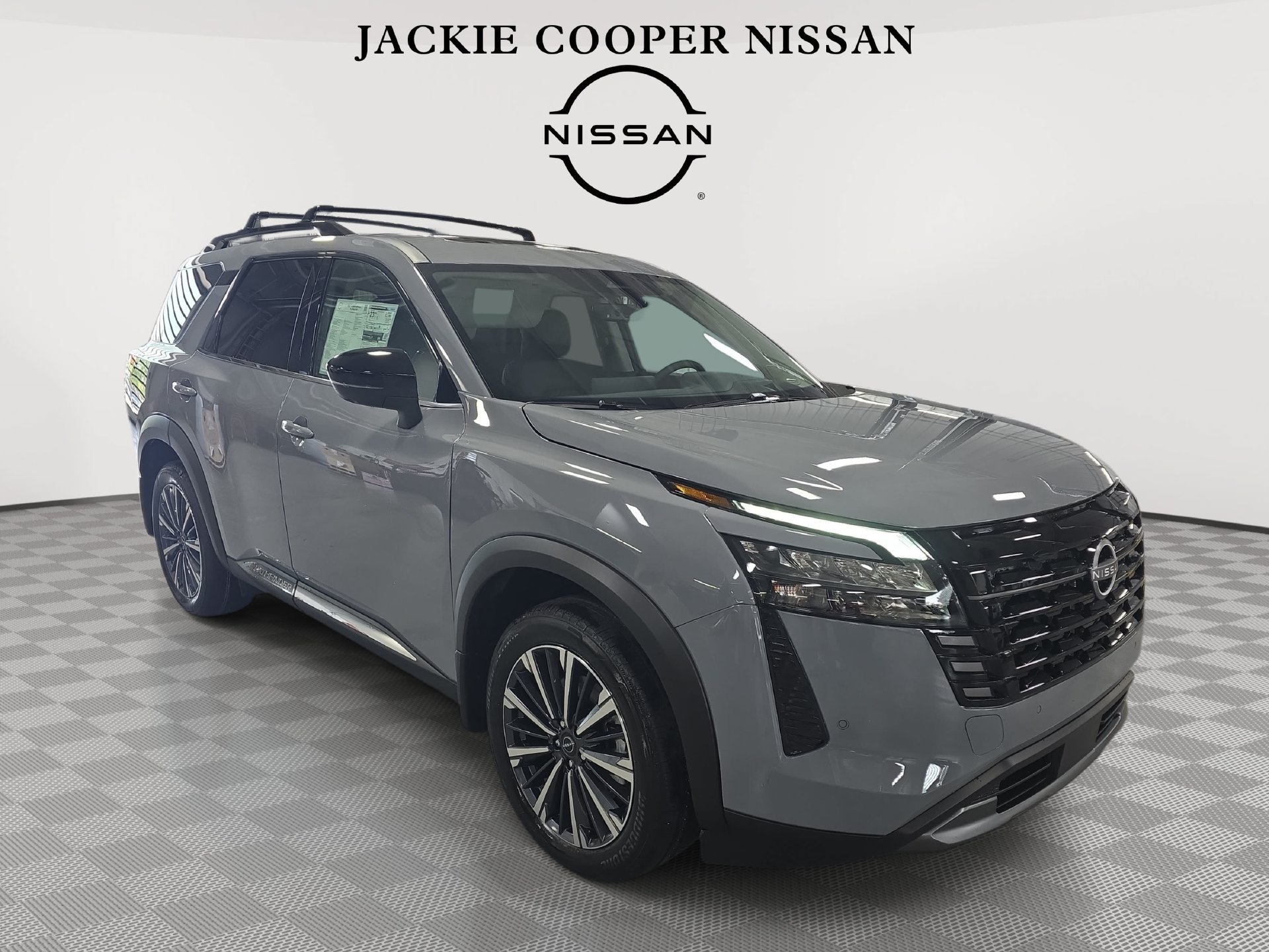 New 2026 Nissan Pathfinder Platinum FWD image 3