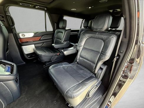Used 2023 Lincoln Navigator L Reserve image 28