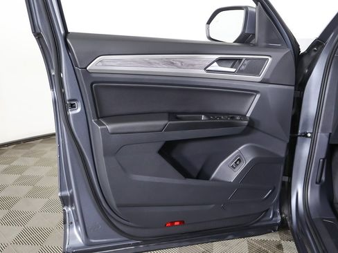 Used 2020 Volkswagen Atlas Cross Sport SE image 22